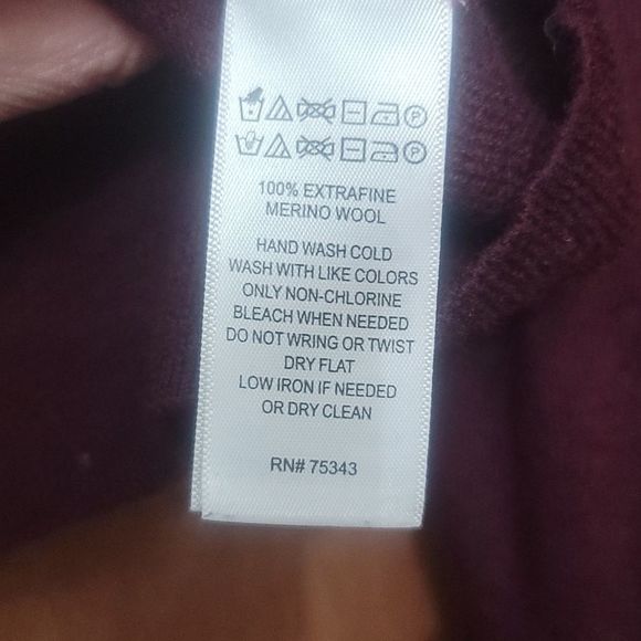 Women's 100% Extra Fine Merino Wool Sweater. Size Medium. - Picture 4 of 5